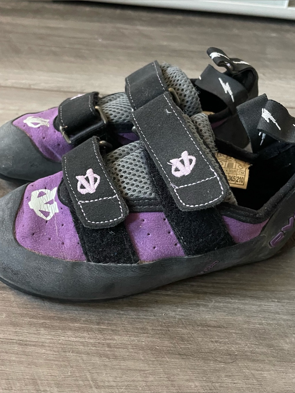 Evolv black purple Ecotrax climbing shoes Youth 4.5 EUC